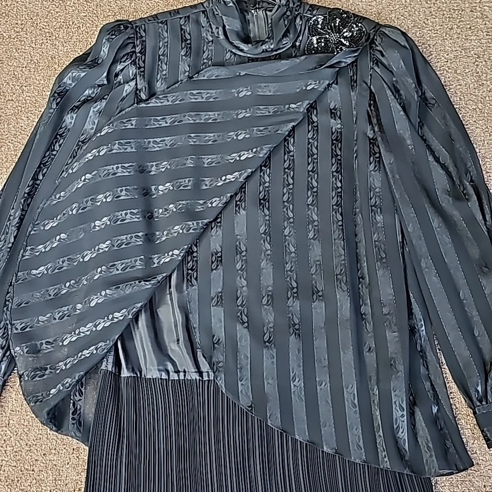 Dress - Picture 11 of 15